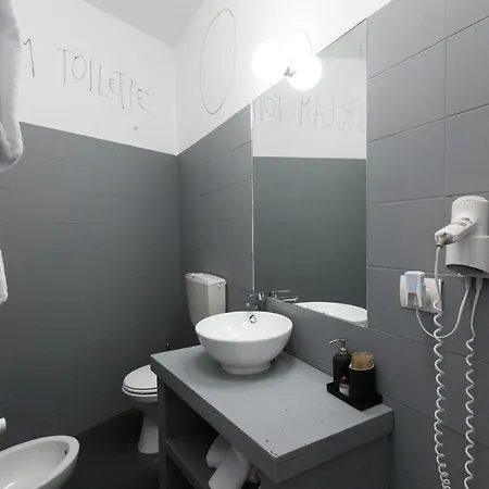 فندق Boutique Novecento 2*